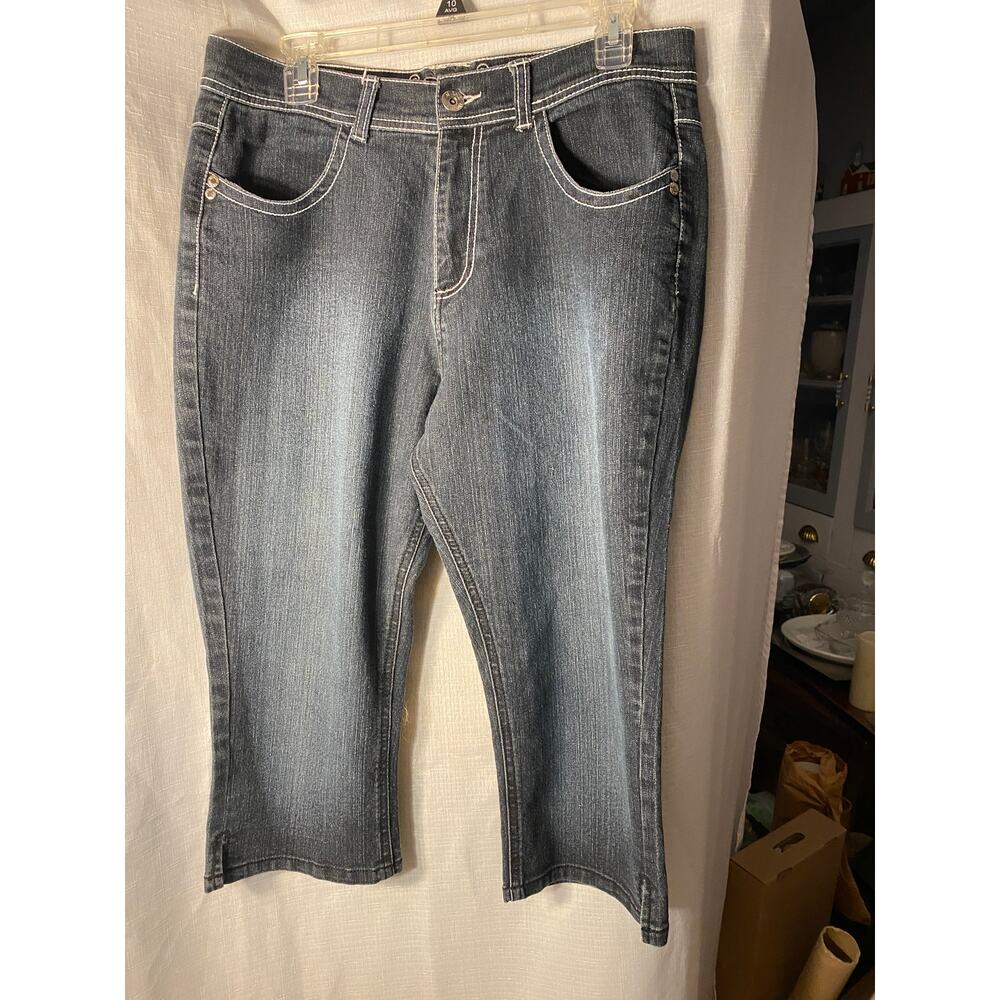 NoFuzee Women’s dark blue wash capris pants 14